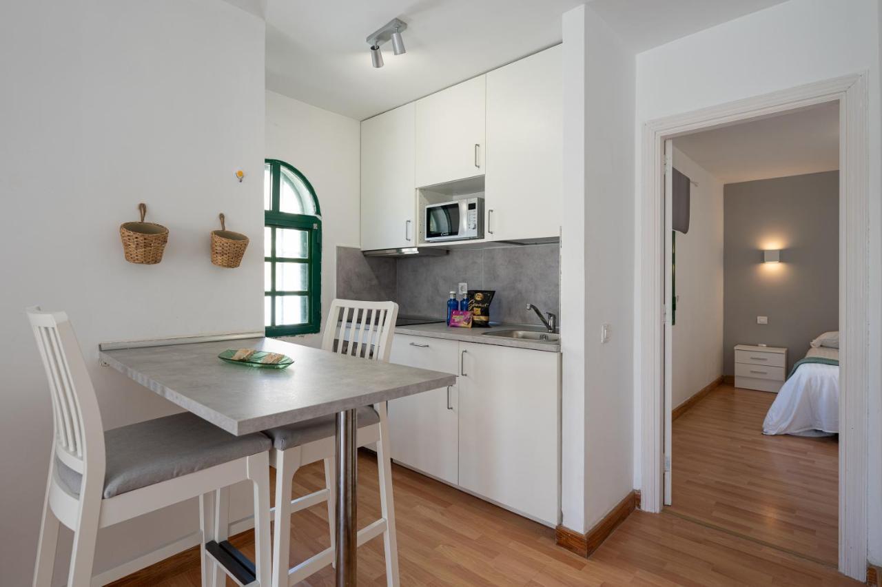 Homeforguest Apartment With Pool And Terrace 1 Min From The Beach Коралео Екстериор снимка