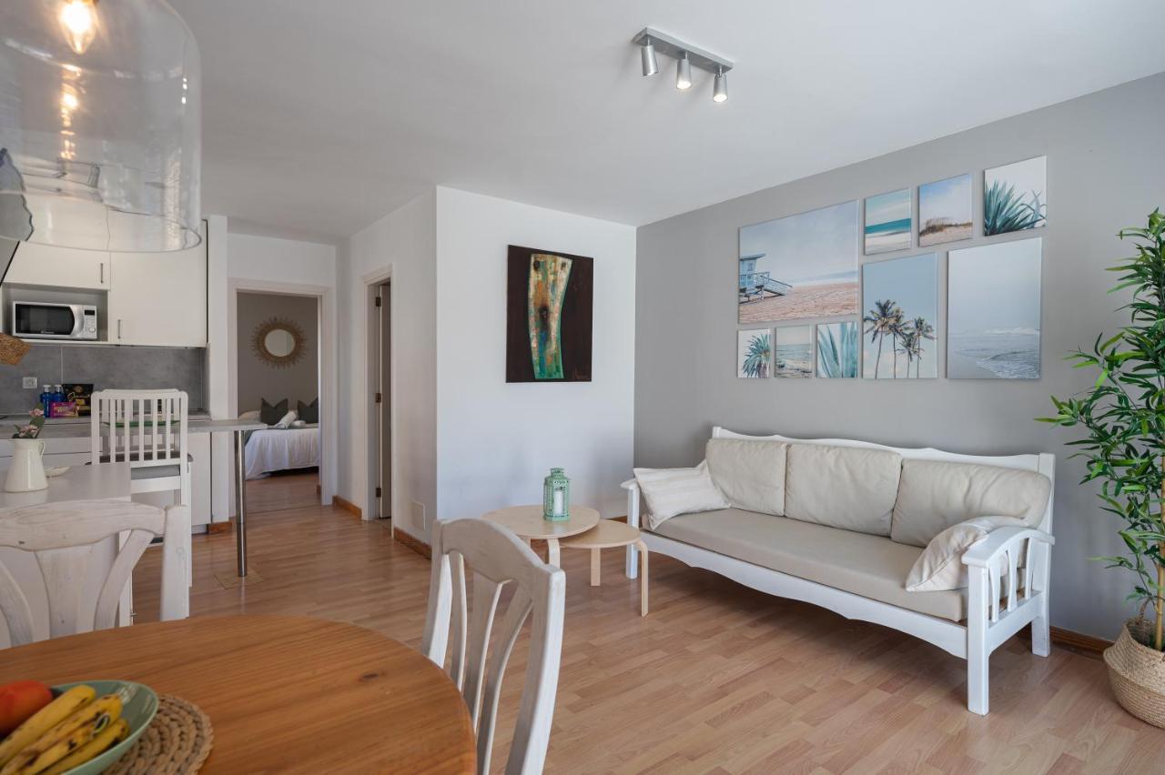 Homeforguest Apartment With Pool And Terrace 1 Min From The Beach Коралео Екстериор снимка