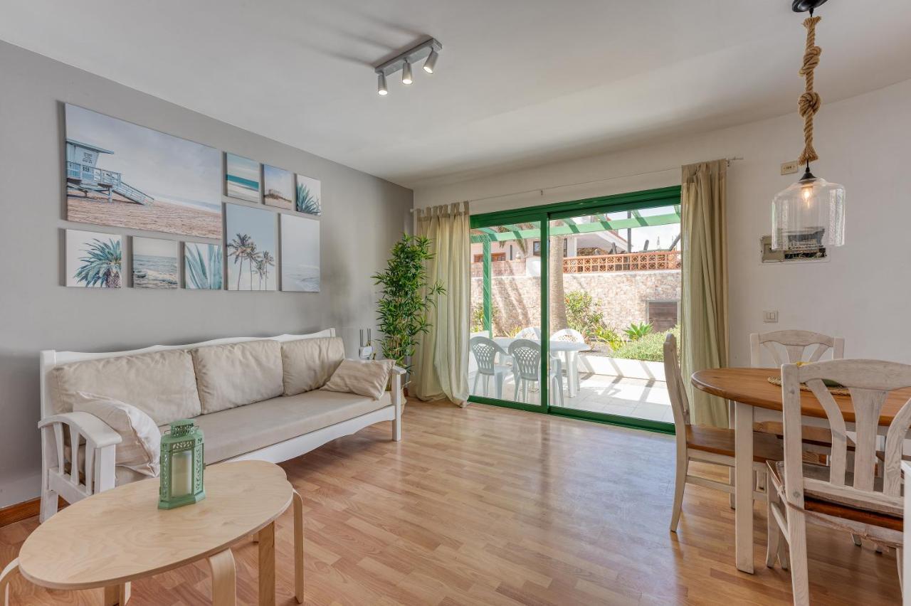 Homeforguest Apartment With Pool And Terrace 1 Min From The Beach Коралео Екстериор снимка