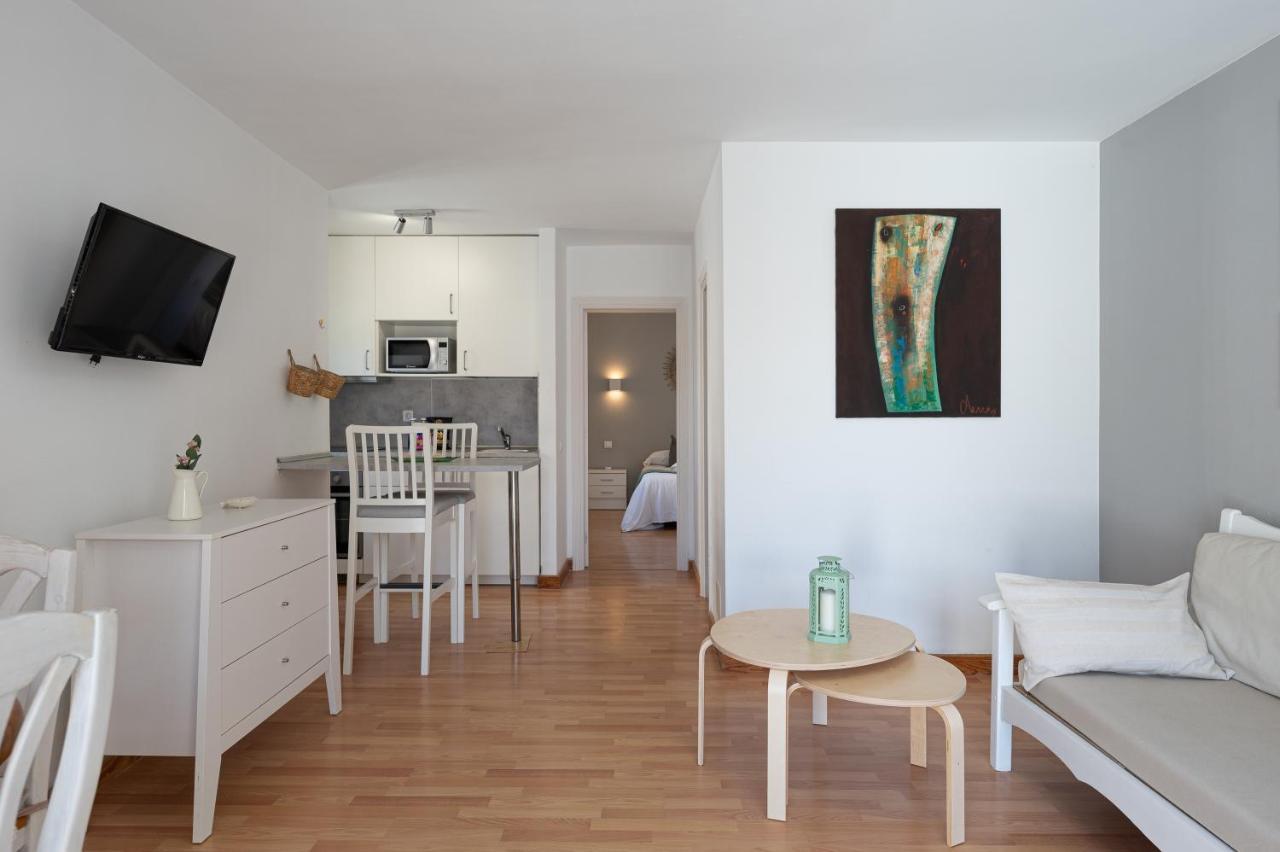 Homeforguest Apartment With Pool And Terrace 1 Min From The Beach Коралео Екстериор снимка