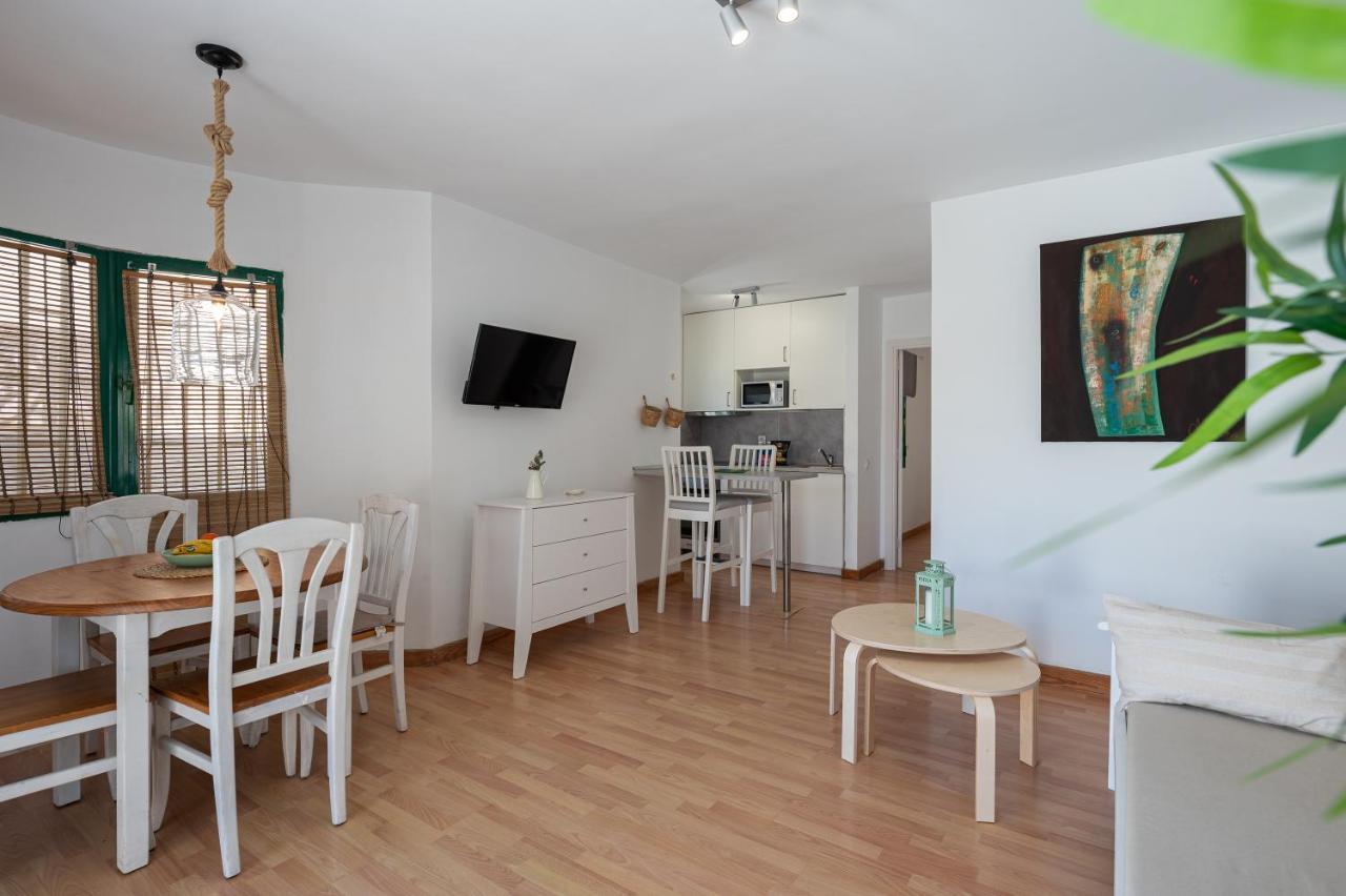 Homeforguest Apartment With Pool And Terrace 1 Min From The Beach Коралео Екстериор снимка